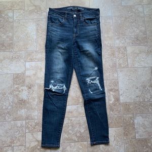 High rise destructed American eagle jeggings